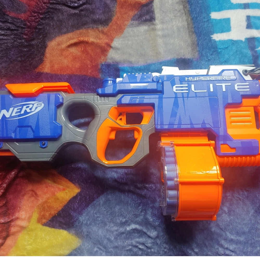 NERF Elite Hyperfire gun
